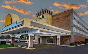 Days Inn Livonia